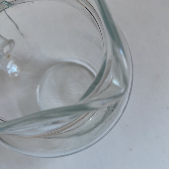 Vintage clear glass milk pitcher - Picture 6 of 8